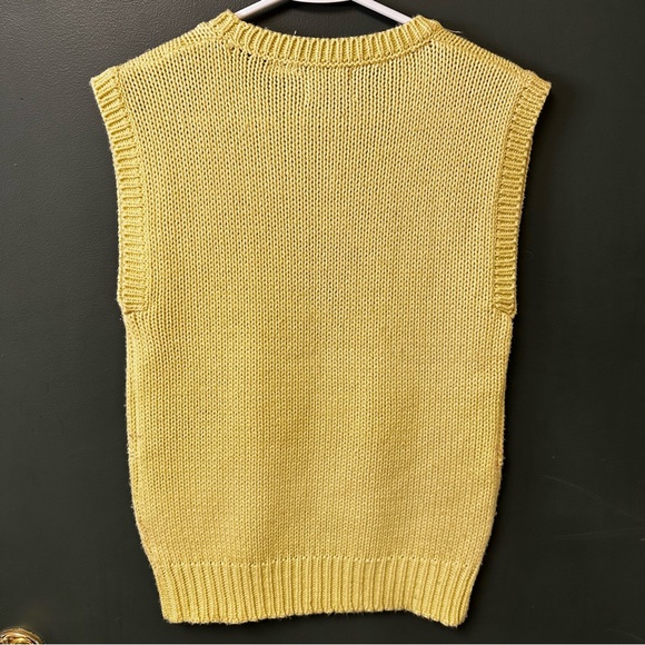 Vintage Oak Bluff Farm Animal Farmer Knit Sleeveless Sweater Vest Butter Yellow - Picture 2 of 7